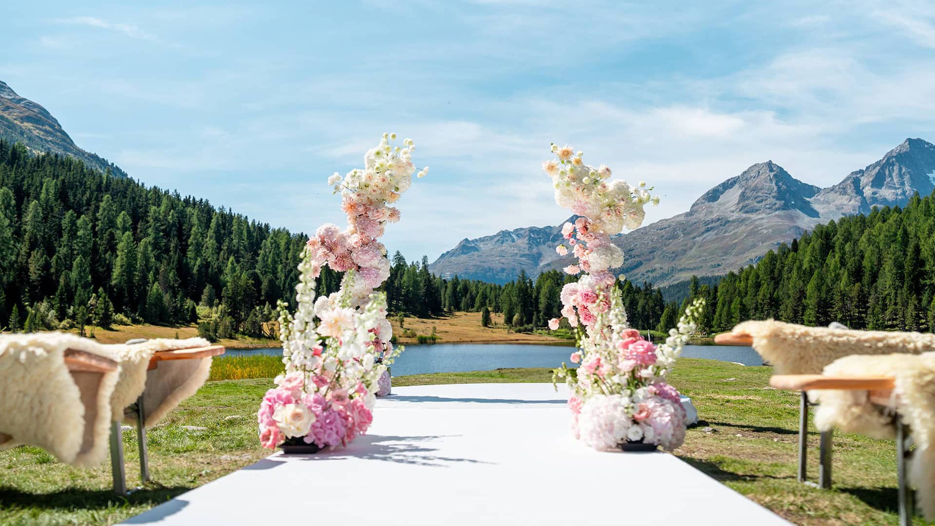 Heiraten in traumhafter Kulisse? Wir bieten das Hotel Lej da Staz auch für Hochzeiten an.